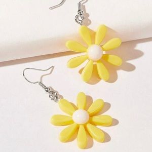 Cute flower earrings